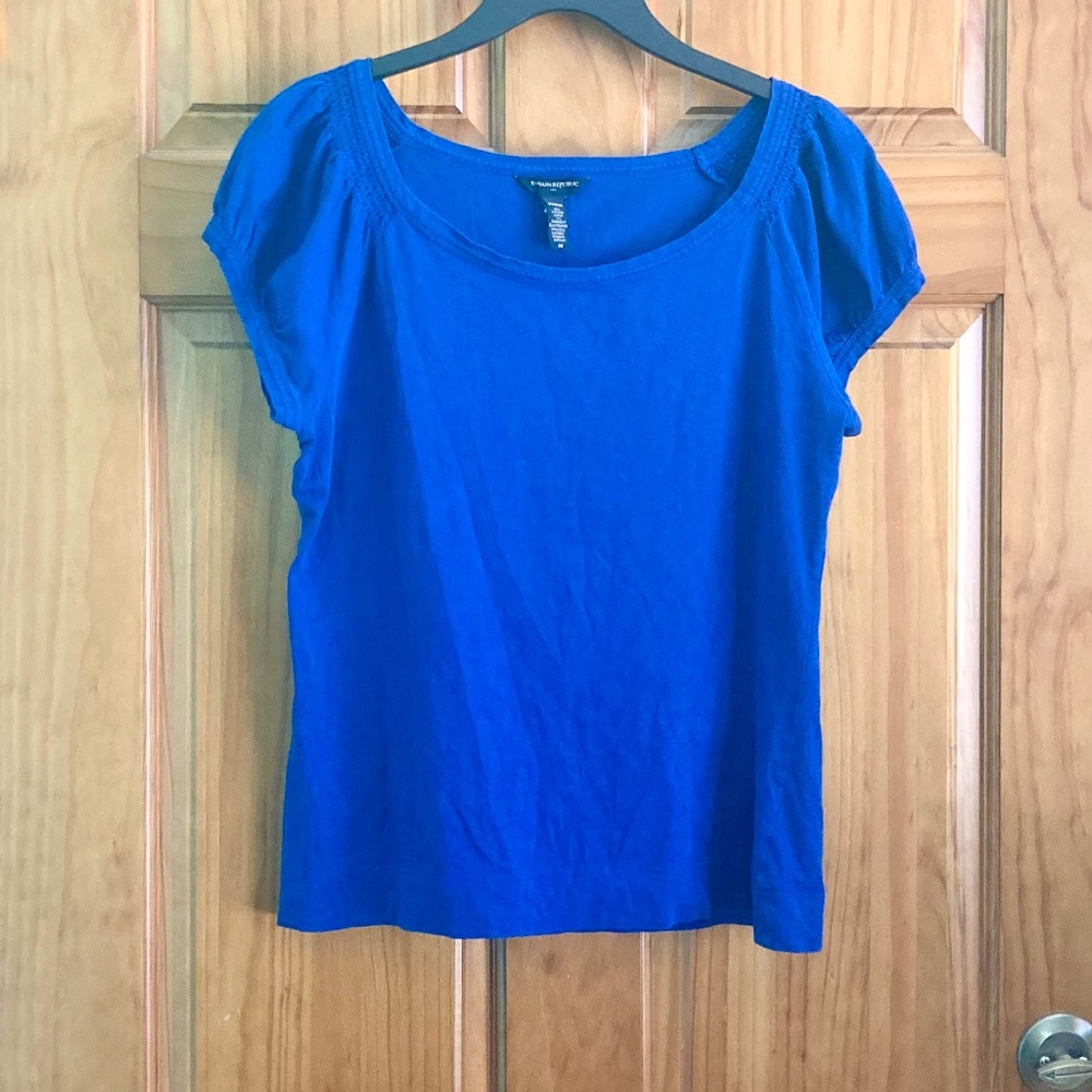 Women’s size medium Banana Republic royal blue top with puffed/shirred sleeves